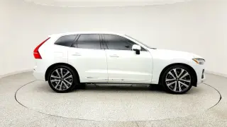 Volvo XC60 2023 AWD B6 Ultimate Bright Theme 4dr SUV