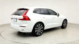 Volvo XC60 2023 AWD B6 Ultimate Bright Theme 4dr SUV