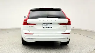 Volvo XC60 2023 AWD B6 Ultimate Bright Theme 4dr SUV