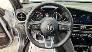Alfa Romeo Giulia 2022 AWD Ti 4dr Sedan