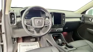 Volvo XC40 2025 AWD B5 Core Bright Theme 4dr SUV
