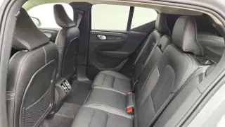 Volvo XC40 2025 AWD B5 Core Bright Theme 4dr SUV