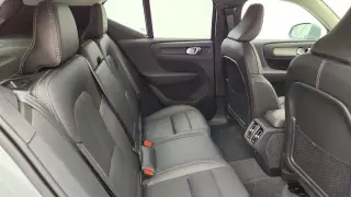 Volvo XC40 2025 AWD B5 Core Bright Theme 4dr SUV