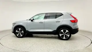 Volvo XC40 2025 AWD B5 Core Bright Theme 4dr SUV