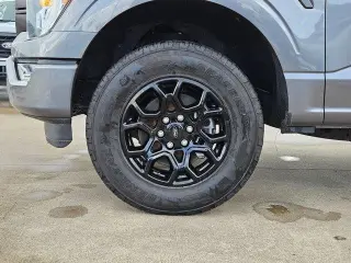 Ford F-150 2023 4x2 XL 4dr SuperCrew 5.5 ft. SB