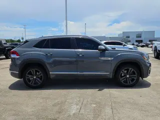 Volkswagen Atlas Cross Sport 2021 V6 SE R-Line 4dr SUV w/Technology