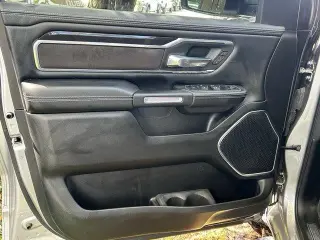 Ram 1500 2022 4x2 Laramie 4dr Crew Cab 5.6 ft. SB Pickup