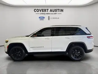 Jeep Grand Cherokee 2024 4x2 Laredo A 4dr SUV