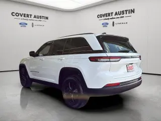 Jeep Grand Cherokee 2024 4x2 Laredo A 4dr SUV
