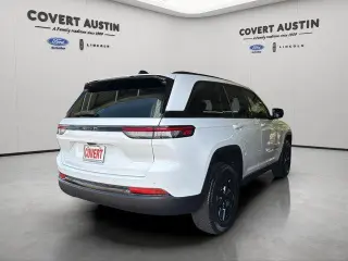 Jeep Grand Cherokee 2024 4x2 Laredo A 4dr SUV