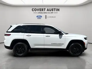 Jeep Grand Cherokee 2024 4x2 Laredo A 4dr SUV