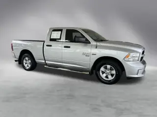 Ram 1500 Classic 2019 4x2 Tradesman 4dr Quad Cab 6.3 ft. SB Pickup