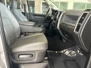 Ram 1500 Classic 2019 4x2 Tradesman 4dr Quad Cab 6.3 ft. SB Pickup