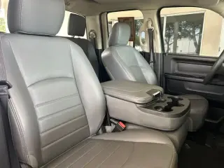Ram 1500 Classic 2019 4x2 Tradesman 4dr Quad Cab 6.3 ft. SB Pickup