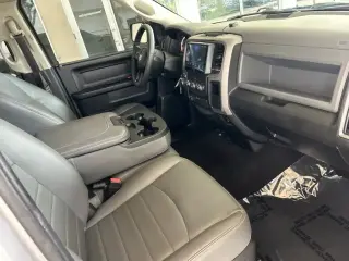 Ram 1500 Classic 2019 4x2 Tradesman 4dr Quad Cab 6.3 ft. SB Pickup