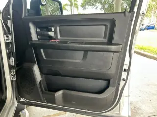 Ram 1500 Classic 2019 4x2 Tradesman 4dr Quad Cab 6.3 ft. SB Pickup
