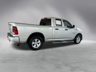 Ram 1500 Classic 2019 4x2 Tradesman 4dr Quad Cab 6.3 ft. SB Pickup