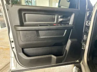 Ram 1500 Classic 2019 4x2 Tradesman 4dr Quad Cab 6.3 ft. SB Pickup