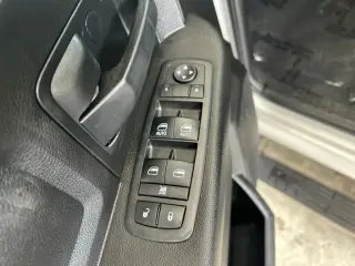 Ram 1500 Classic 2019 4x2 Tradesman 4dr Quad Cab 6.3 ft. SB Pickup