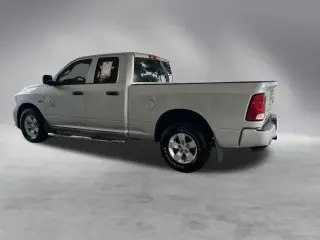Ram 1500 Classic 2019 4x2 Tradesman 4dr Quad Cab 6.3 ft. SB Pickup