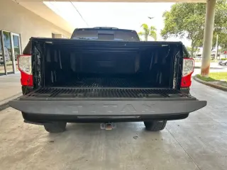 Nissan Titan XD 2018 4x4 S 4dr Crew Cab (Diesel)