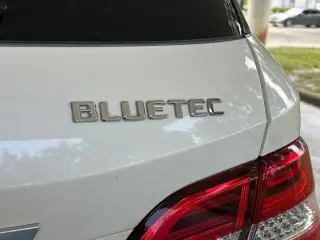 Mercedes-Benz M-Class 2012 AWD ML 350 BlueTEC 4MATIC 4dr SUV