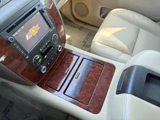 Chevrolet Suburban 2012 4x2 LTZ 4dr SUV
