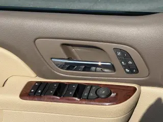 Chevrolet Suburban 2012 4x2 LTZ 4dr SUV