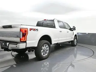 Ford F-250 Super Duty 2017 4x4 King Ranch 4dr Crew Cab 6.8 ft. SB Pickup