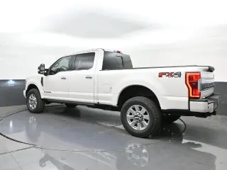 Ford F-250 Super Duty 2017 4x4 King Ranch 4dr Crew Cab 6.8 ft. SB Pickup
