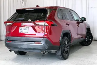 Toyota RAV4 2022 LE 4dr SUV