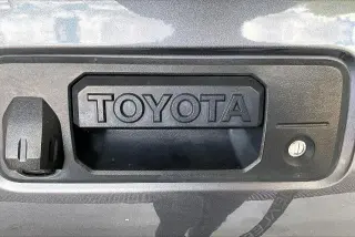 Toyota Tacoma 2018 4x2 SR5 4dr Access Cab 6.1 ft LB