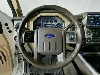 Ford F-250 Super Duty 2014 4x2 King Ranch 4dr Crew Cab 6.8 ft. SB Pickup