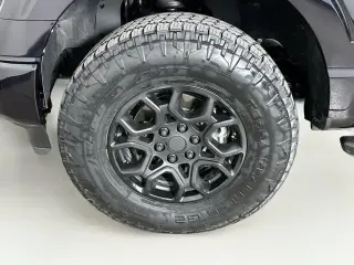 Ford F-150 2021 4x4 Platinum 4dr SuperCrew 6.5 ft. SB