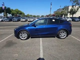 Tesla Model Y 2024 AWD Long Range 4dr Crossover