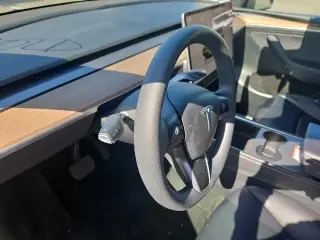 Tesla Model Y 2024 AWD Long Range 4dr Crossover
