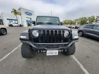 Jeep Gladiator 2020 4x4 Sport Altitude 4dr Crew Cab 5.0 ft. SB