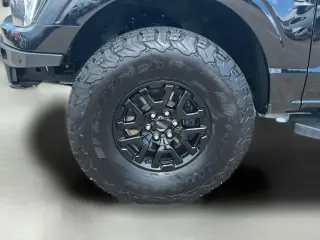 Ford F-150 2023 4x4 XL 4dr SuperCrew 5.5 ft. SB