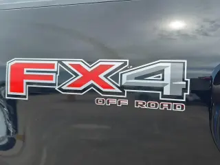 Ford F-150 2023 4x4 XL 4dr SuperCrew 5.5 ft. SB