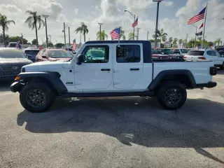 Jeep Gladiator 2025 4x4 Big Bear 4dr Crew Cab 5.0 ft. SB