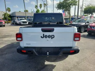 Jeep Gladiator 2025 4x4 Big Bear 4dr Crew Cab 5.0 ft. SB