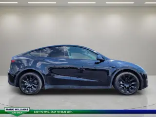 Tesla Model Y 2023 AWD 4dr Crossover
