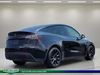 Tesla Model Y 2023 AWD 4dr Crossover