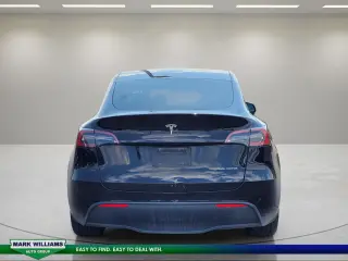 Tesla Model Y 2023 AWD 4dr Crossover