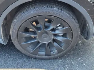 Tesla Model Y 2023 AWD 4dr Crossover