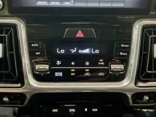 Kia Sorento Plug-In Hybrid 2022 AWD SX 4dr SUV
