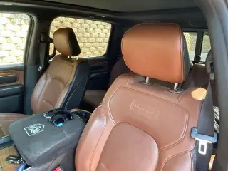 Ram 1500 2019 4x4 Laramie Longhorn 4dr Crew Cab 5.6 ft. SB Pickup
