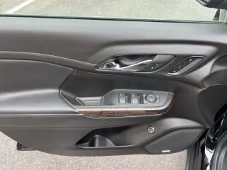 GMC Acadia 2022 4x4 Denali 4dr SUV