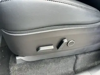 Tesla Model Y 2022 AWD Long Range 4dr Crossover