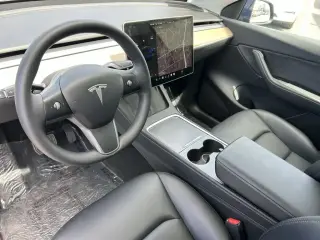 Tesla Model Y 2022 AWD Long Range 4dr Crossover